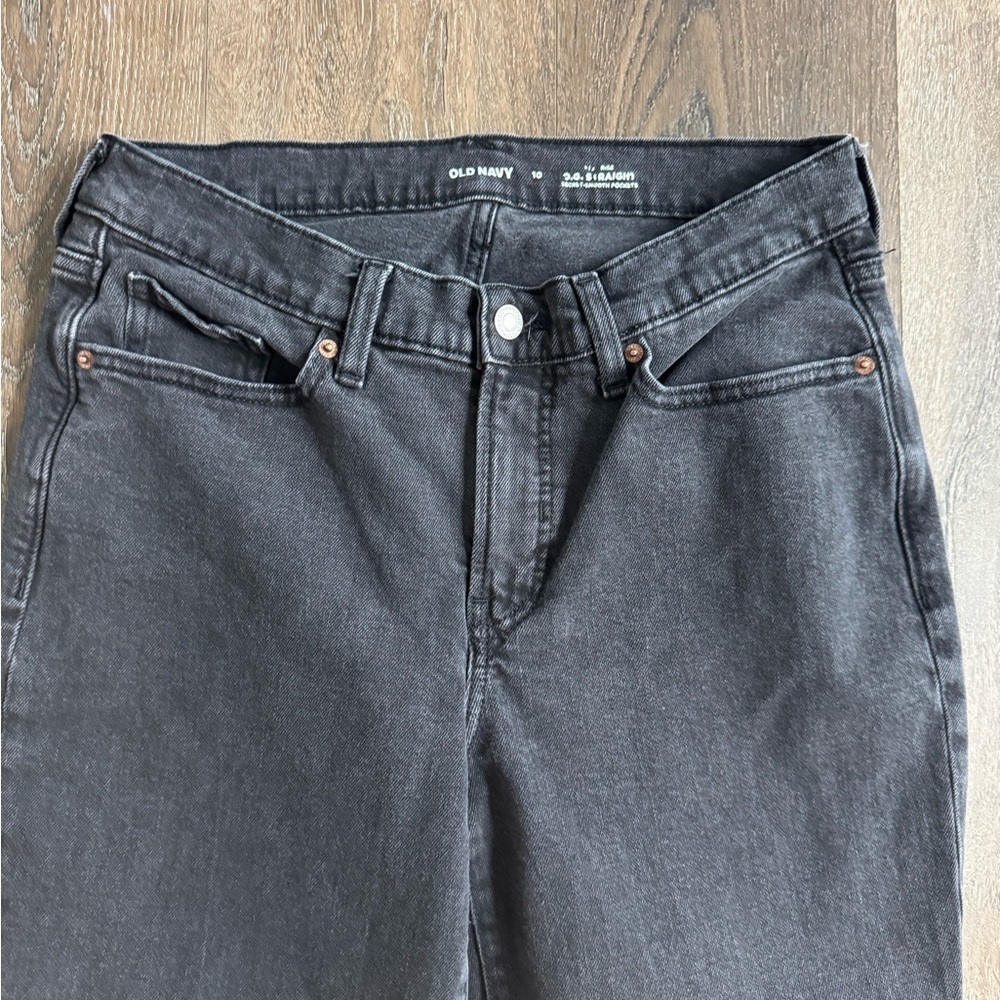 Old Navy OG straight jeans.  Women’s size 10.  Black jeans. - Picture 2 of 5